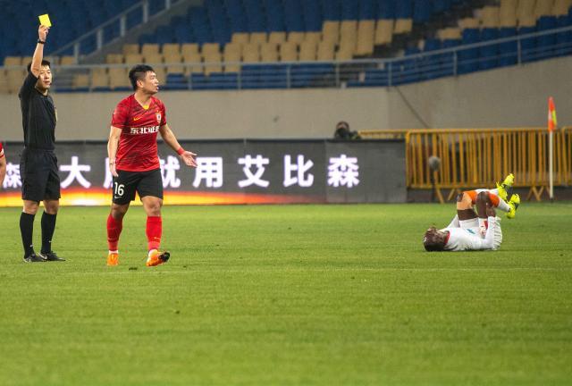 云开体育-亚泰备战不停歇 蒋哲：间歇期大家都练瘦了、晒黑了