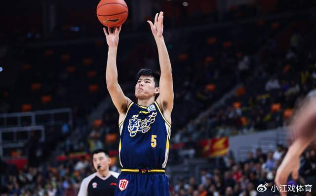 云开体育-根本不给机会！广东男篮两大新星逐渐被边缘化，杜锋任人唯亲？|陈家政|王洪泽|杜润旺|深圳男篮|张皓嘉_新浪体育_新浪新闻